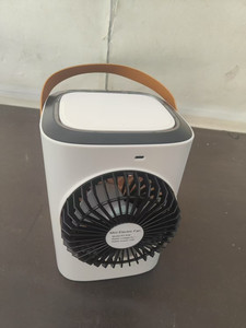Mini-refroidisseur d'air portable à tête oscillante réglable sur 6 vitesses, ventilateur de refroidissement rechargeable par USB avec veilleuse - Product Image 6