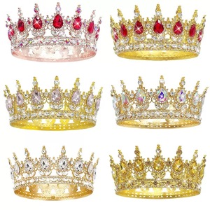 Couronne ronde baroque dorée <span class=keywords><strong>pour</strong></span> gâteau, diadème en strass, <span class=keywords><strong>pour</strong></span> fêtes de Noël, inclut des fournitures de décoration et des accessoires <span class=keywords><strong>pour</strong></span> bouquets - Product Image 1