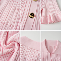 Robe tricotée ajustée pour femme, style girly, rose doux, col chemise, manches à volants, taille cintrée, coupe trapèze, queue de poisson, collection été 2026
