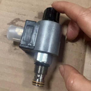 วาล์วโซลินอยด์ไฮดรอลิกแบบเปลี่ยนทิศทาง Hydac รุ่น WS06Y 01 C N 24Dg 315 บาร์ 60 ลิตร/นาที น้ำมันไฮดรอลิก เยอรมนี - Product Image 2