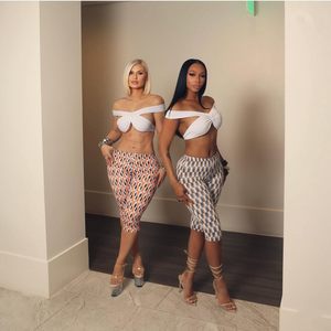 ชุดเซ็ต 2 ชิ้นสำหรับผู้หญิง รุ่นคัสตอม 2026 เสื้อครอปเปิดไหล่และกางเกงขายาวทรงคาปรี สไตล์ Y2K สำหรับงานปาร์ตี้และคลับแวร์ ฤดูใบไม้ผลิและฤดูร้อน เนื้อผ้าระบายอากาศได้ดี - Product Image 6