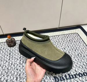 Botas de nieve de lana con suela gruesa de diseñador para hombre y mujer, estilo nuevo 2026, zapatos de algodón forrados de piel todo en uno, estilo perezoso. - Product Image 3