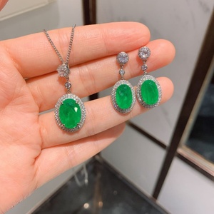 Ensemble de bijoux et boucles d'oreilles pendantes en cuivre écologique de style vintage, zircon vert plaqué or, tendance, vente en gros pour femmes - Product Image 4