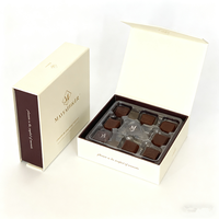 Boîtes de chocolats truffés de Noël haut de gamme personnalisées, gaufrage offset, boîte de présentation rigide écologique, fermeture magnétique, plateau en plastique