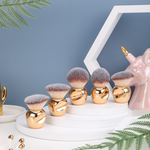 Pinceau à blush unique en or BS-MALL, logo personnalisé, maquillage du visage, pinceau kabuki angulaire, pinceau à blush, pinceau à poudre bronzante, pinceau à fond de teint - Product Image 1