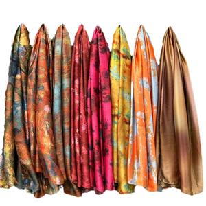 Châle Musulman Hijab Mixte Satin Imprimé Aquarelle Modal Musulman Ramadan Ethnique Grande Taille Imprimé Châle pour Hijab - Product Image 1