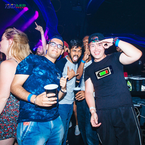 应用控制发光二极管t恤面板在黑暗中发光发光 - Product Image 4