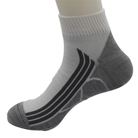 Chaussettes d'escalade de randonnée unisexes d'hiver de service OEM motif tricoté en laine imperméable personnalisable
