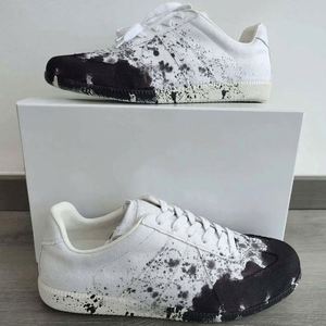 Zapatos Casuales Personalizados MM6 con Diseño de Grafiti, Ligeros, Transpirables, de Cuero Genuino, con Amortiguación, para Mujer - Product Image 2