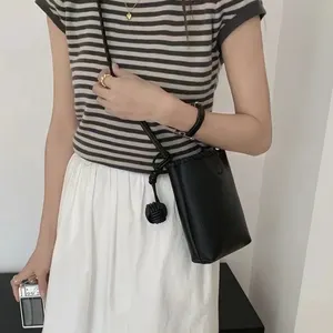Fashionable and Compact Mobile Phone Bag for Women 2024 New Retro Travel Shoulder Bag Cute and Versatile Crossbody Bag