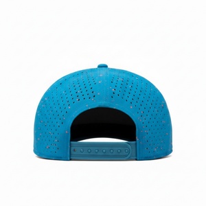 Casquettes en caoutchouc personnalisées avec logo, 7 panneaux, bleu, séchage rapide, performance PVC, sport, structurées, imperméables, découpe laser, trous, snapback, chapeaux peints - Product Image 5