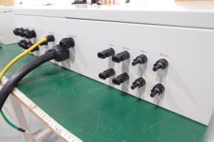 फोटोवोल्टिक डीसी 600v <span class=keywords><strong>1000v</strong></span> 1500v ip65 2/4 इनपुट 2/4 आउटपुट पावर आउटडोर वाटरप्रूफ वितरण सौर डीसी पीवी कॉम्बिनर बॉक्स - Product Image 6