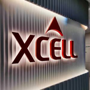 Lettres métalliques rétroéclairées personnalisées LC, lettres 3D lumineuses, enseigne à lettres LED, enseigne rétroéclairée LED pour mur de réception ou hall. - Product Image 1