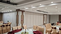 Cloison mobile pour hôtel aux Philippines, cloison en placage de bois, cloison de séparation de pièce, panneau de cloison d'usine - Type coulissant pour salle de banquet
