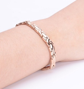 Pulseiras Magnéticas de Terapia de Energia 4 em 1 com Mais de 2000 Gauss para Mulheres e Homens - Product Image 6