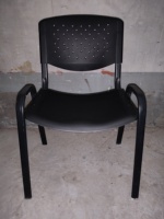Chaise de conférence empilable en plastique de haute qualité avec dossier pour l'extérieur