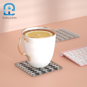 <span class=keywords><strong>Dessous</strong></span> <span class=keywords><strong>de</strong></span> <span class=keywords><strong>verre</strong></span> en <span class=keywords><strong>plexiglas</strong></span> découpé au laser avec logo imprimé personnalisé <span class=keywords><strong>Dessous</strong></span> <span class=keywords><strong>de</strong></span> <span class=keywords><strong>verre</strong></span> pour café et thé Tapis pour tasses à boissons <span class=keywords><strong>Dessous</strong></span> <span class=keywords><strong>de</strong></span> <span class=keywords><strong>verre</strong></span> acrylique gravé en miroir Style minimaliste - Product Image 2