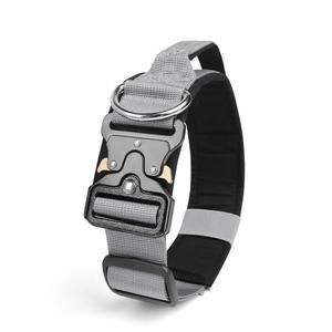 Luxus Anti-Surge Tactical Hunde halsband mit Griff New Pet Collar Solid Pattern Verstellbare weiche Kette auf Lager für den Großhandel - Product Image 1