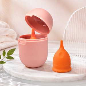 Copa Menstrual de Silicona Platino Ultra Suave Ecológica, Dos Tamaños, Reutilizable, Proveedor Mayorista para Mujeres - Product Image 1