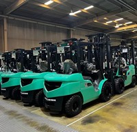 Chariot élévateur d'occasion Mitsubishi 3T pour centre de distribution industriel, achat en gros, revendeur, approvisionnement