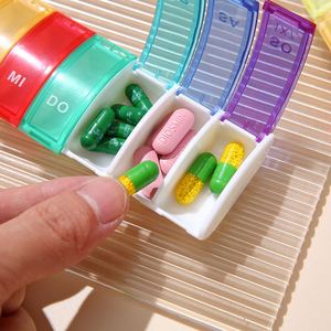 Pastillero de Plástico de Alta Calidad con Forma de Pétalo y 7 Compartimentos para Cápsulas, Tamaño de Bolsillo, Porta Medicamentos, Colores Variados - Product Image 4