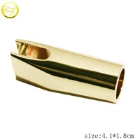 Clips de queue de bracelet en métal faits à la main en gros Accessoire de quincaillerie en cuir vintage de luxe avec plaque d'extrémité de rivets dorés Caractéristique de sécurité