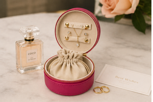 Cajas de joyería redondas ecológicas con cremallera, bolsa interior y herrajes dorados para recuerdos de boda, cumpleaños y embalaje promocional. - Product Image 1