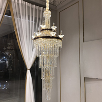 Lustre moderne de luxe en fer et cristal pour escalier, design cascade à plusieurs niveaux, accents dorés, lumière LED blanc chaud, garantie 2 ans