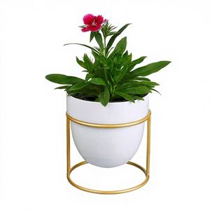 Pots et jardinières de petite taille en métal, design minimaliste moderne, couleur blanc et or, décoration pour jardin, maison, hôtel - Product Image 1