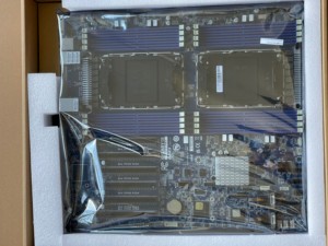 เมนบอร์ดเซิร์ฟเวอร์ MS73-HB1 รองรับซีพียู Xeon Scalable แบบสองซ็อกเก็ต DDR5 PCIe 5.0 แพลตฟอร์มศูนย์ข้อมูลระดับองค์กรใหม่สี่ตัว MS73 HB1 - Product Image 4