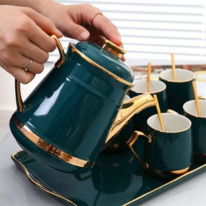Ensemble de vaisselle en porcelaine marbrée verte, accessoires de cuisine dorés de style royal britannique, pour café et thé - Product Image 4