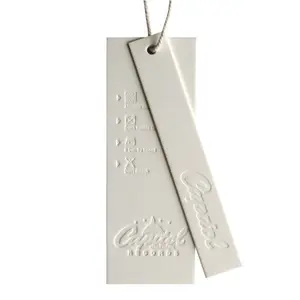 Cartellini altalena UV con stampa di lusso in carta riciclata per abbigliamento in cartone bianco spesso personalizzato con spilla