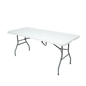 आउटडोर फर्नीचर 4 फीट फोल्डिंग टेबल पिकनिक प्लास्टिक टेबल पोर्टेबल बहुउद्देशीय प्लास्टिक आयताकार सफेद सेंटरफोल्ड बैंक्वेट टेबल