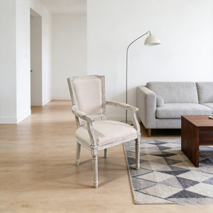 <span class=keywords><strong>Fauteuil</strong></span> en bois massif blanc cassé de style campagne française, assise en lin beige rembourrée, finition vieillie antique, meubles pour salon - Product Image 3