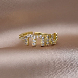 Bague élégante géométrique avec lettre <span class=keywords><strong>MIU</strong></span>, plaquée or, incrustée de zircon, ajustable, ouverte, pour femme, bijoux de mode, vente en gros - Product Image 2