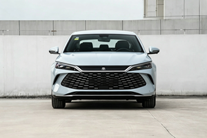 รถยนต์ BYD Qin <span class=keywords><strong>L</strong></span> DM-i ปี 2026 ระยะทางวิ่ง 128 กม. แบบ PHEV ซีดาน เครื่องยนต์ 1.5 ลิตร รุ่นที่ 5 แบตเตอรี่ DM-i Blade กำลังไฟ 23 กิโลวัตต์ รองรับการชาร์จเร็ว ระบบ DiLink 100 สมาร์ทคาร์สำหรับครอบครัว - Product Image 4