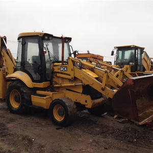 รถตักล้อยาง JCB 3CX ปี 2015 มือสอง น้ำหนัก 15 ตัน 2500 ชั่วโมง ใช้เครื่องยนต์ CAT 92 กิโลวัตต์ ปั๊มไฮดรอลิกและเกียร์บ็อกซ์เดิม พร้อมตรวจสอบวิดีโอ - Product Image 1