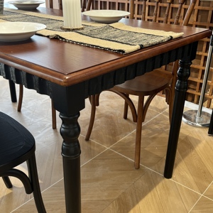 โต๊ะอาหารทันสมัย โครงไม้เนื้อแข็ง หน้าไม้ธรรมชาติ รูปทรงสี่เหลี่ยมผืนผ้า เหมาะสำหรับใช้ในบ้านและโรงแรม - Product Image 5