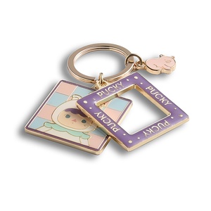 พวงกุญแจเคลือบคุณภาพสูงแฟชั่นพวงกุญแจหลายรูปแบบลายการ์ตูนแฟชั่นดีไซน์ใหม่ - Product Image 2