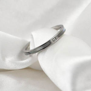 Anillos Impermeables que no se Deslustran, Chapados en Oro PVD de 14k y 18k, Anillo de Moda de Acero Inoxidable 316L con Diamantes y Concha Blanca para Mujer - Product Image 4