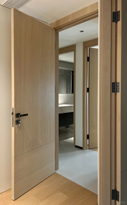 L'hotel utilizza porte in legno ignifughe e porte in legno insonorizzate. Sono entrambi belli e pratici. - Product Image 3