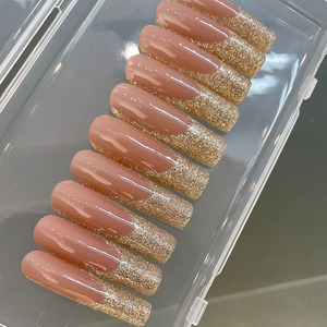 Nouvelle Collection : Faux Ongles à Coller en Acrylique Faits Main, Couverture Complète Extra Longue, Forme Cercueil Scintillante, 10 Pièces Pré-conçues - Product Image 2
