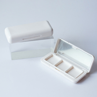 OEM&ODM Boîtier de palette vide pour maquillage (fard à paupières et correcteur) en ABS recyclable, 3 compartiments, 18 mm, blanc mat, avec logo personnalisé et miroir