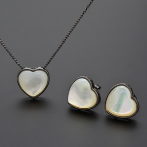 Venta al por mayor joyería de moda <span class=keywords><strong>amor</strong></span> <span class=keywords><strong>en</strong></span> forma de corazón pendientes y collares conjunto de joyas para mujeres - Product Image 1