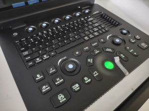 Échographe vétérinaire numérique portable noir et blanc DMU53 avec fonctions PW et CW et grand écran de 15,6 pouces - Product Image 4