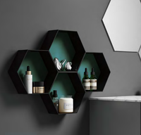 Niche de douche hexagonale encastrée murale avec panneau arrière en pierre frittée pour la rénovation de salle de bain