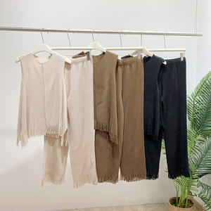 Nuevo conjunto de dos piezas de pantalones rectos con flecos y top informal sin mangas plisado de PY Miyake, ropa de mujer moderna y ajustada. - Product Image 4