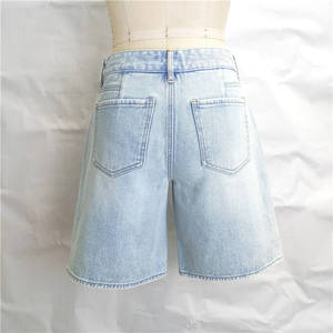 Traje de verano cómodo de alta calidad Algodón azul claro Mujeres Fit Pantalones cortos de mezclilla Ropa de exterior de moda - Product Image 4