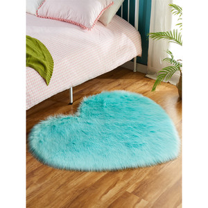 Alfombra de Peluche en Forma de Corazón, Roja, de Lana Sintética, para Dormitorio, Lavable a Máquina, Estilo Moderno, Color Sólido, Forma Novedosa, Decoración del Hogar - Product Image 4