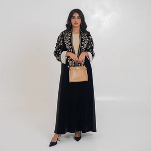 Abaya noire élégante avec broderie florale, cardigan musulman ouvert, tissu velours de luxe, robe abaya Dubaï - Product Image 2